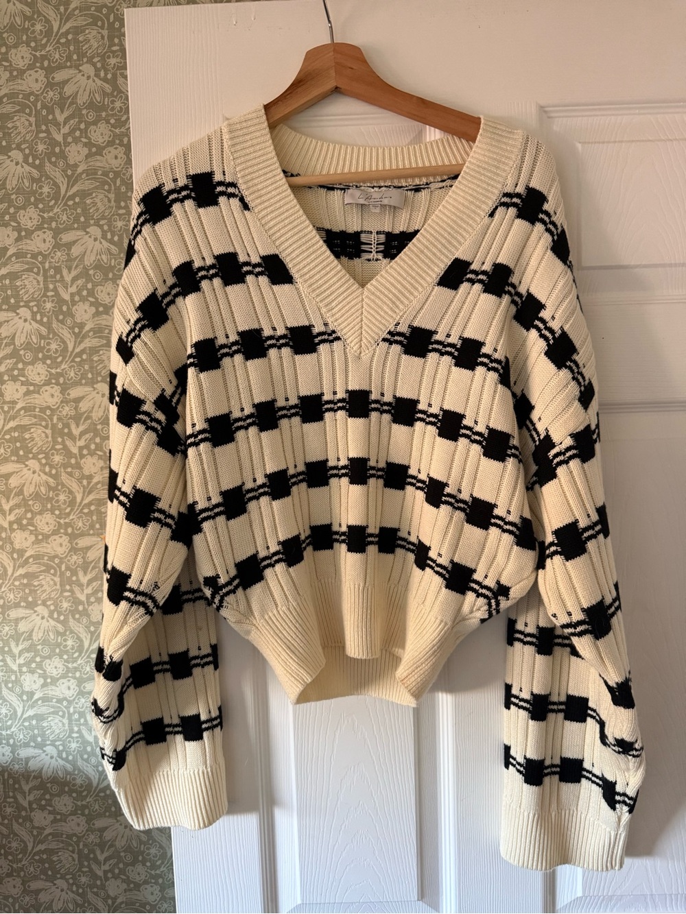 L'Academie Cream and Black Checked V-Neck Sweater